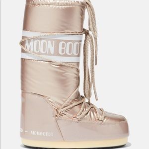 Rose Powder Moon Boots